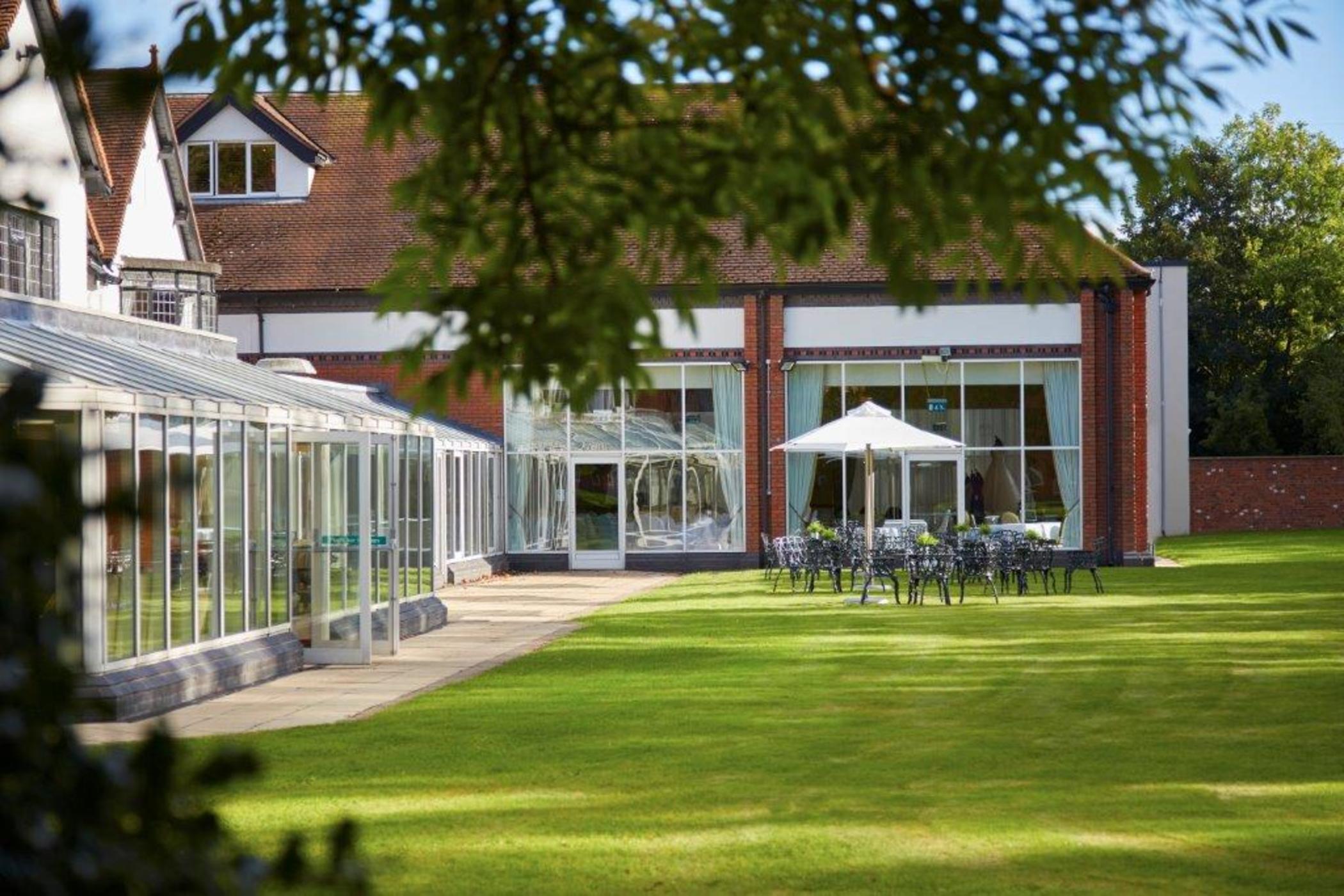 Macdonald Craxton Wood Hotel & Spa Ледшем Экстерьер фото